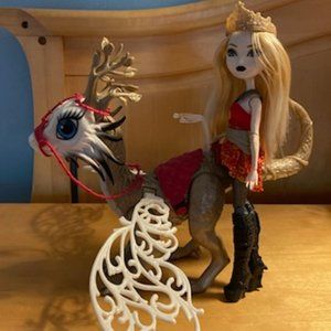 Ever After High - Apple White and Braebyrn Dragon